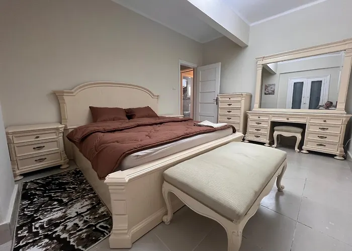 2 Bedroom Minutes Away From Nile Y3